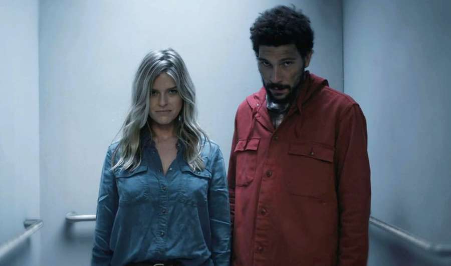 Alice Eve és Joel Fry - Az elátkozott Queen Mary (2023)