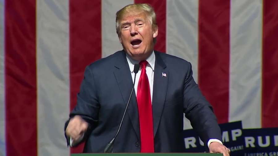 Donald Trump - És a király így szólt: Milyen csodás szerkezet! (2023)