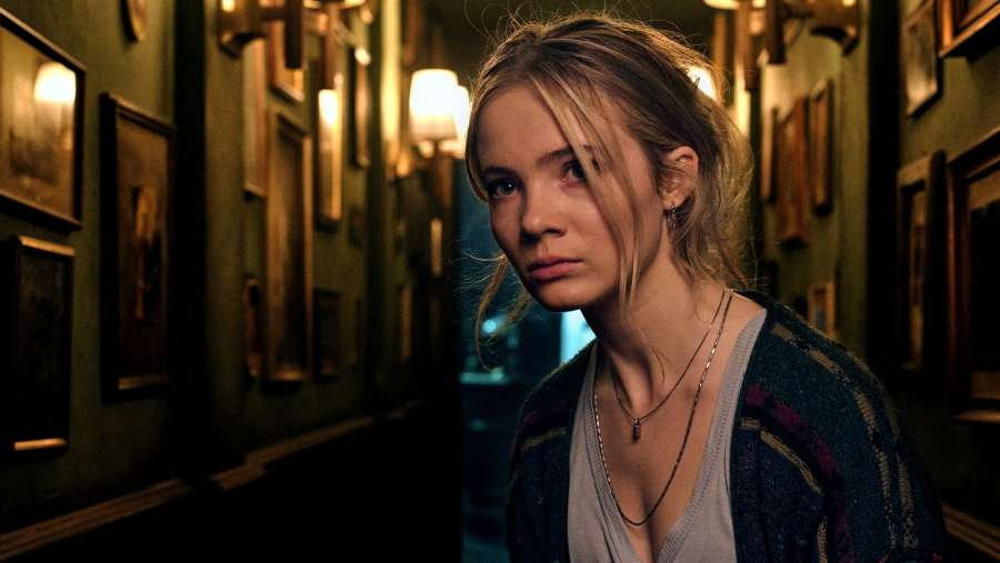 Freya Allan - Baghead - Holtakkal suttogó (Baghead) (2023)