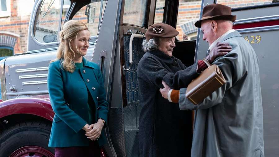 Laura Linney és Maggie Smith - A csodák útján (2023)