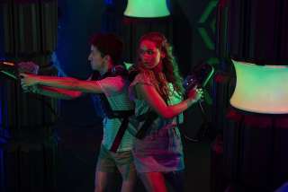 Barátnőt felveszünk (2023)