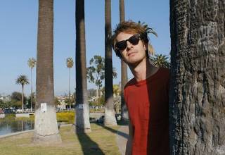 Kaliforniai rémálom (Under the Silver Lake) krimi-vígjáték, film noir film adatlap