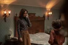 Lizzy Caplan és Woody Norman - A félelem fészke (2023)