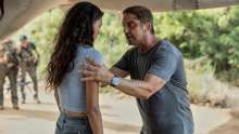 Kelly Gale és Gerard Butler - A gép (2023)