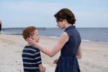 Anne Hathaway és Eamon Patrick O'Connell - Anyai ösztön (2024) (25099)