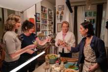 Udvaros Dorottya, Tenki Réka, Lovas Rozi és Trill Beatrix - Futni mentem (2024) (31227)