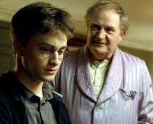 Daniel Radcliffe és Jim Broadbent - Harry Potter és a félvér herceg (2009) (13334)