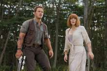 Bryce Dallas Howard és Chris Pratt - Jurassic World (2015) (18800)